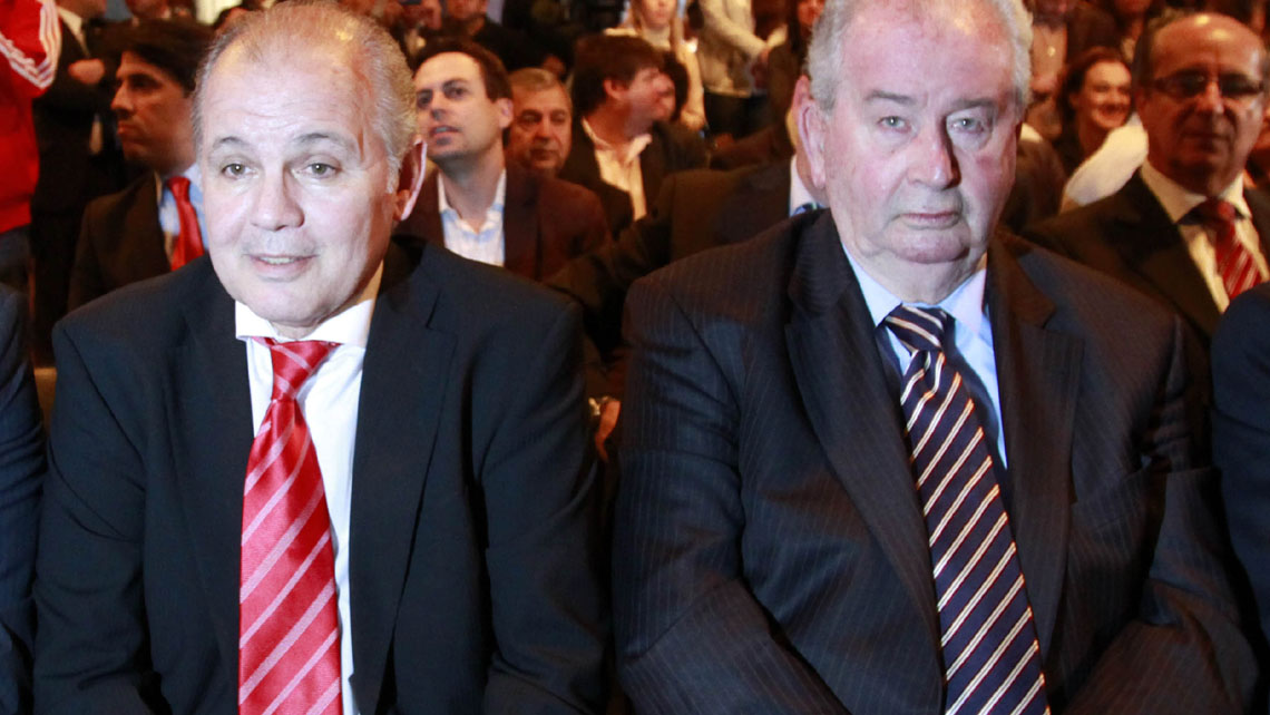 Alejandro Sabella y Julio Grondona, en la presentación de la lista para Brasil (Foto: DyN). Alejandro Sabella y Julio Grondona, en la presentación de la lista para Brasil (Foto: DyN).