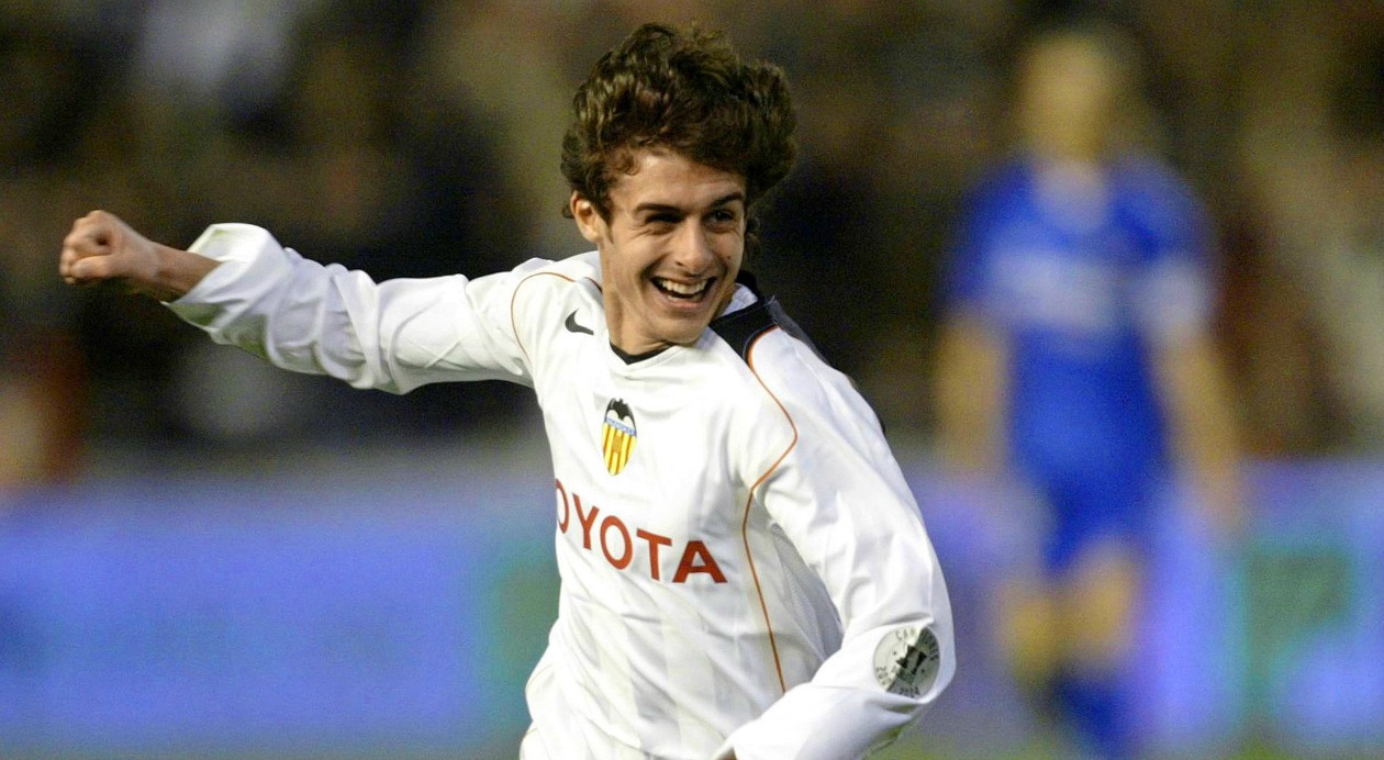 Pablo Aimar (Valencia)	23/5/2001	Bayern Munich 1 – Valencia 1 (5-4) 	Giuseppe Meazza (Milán)