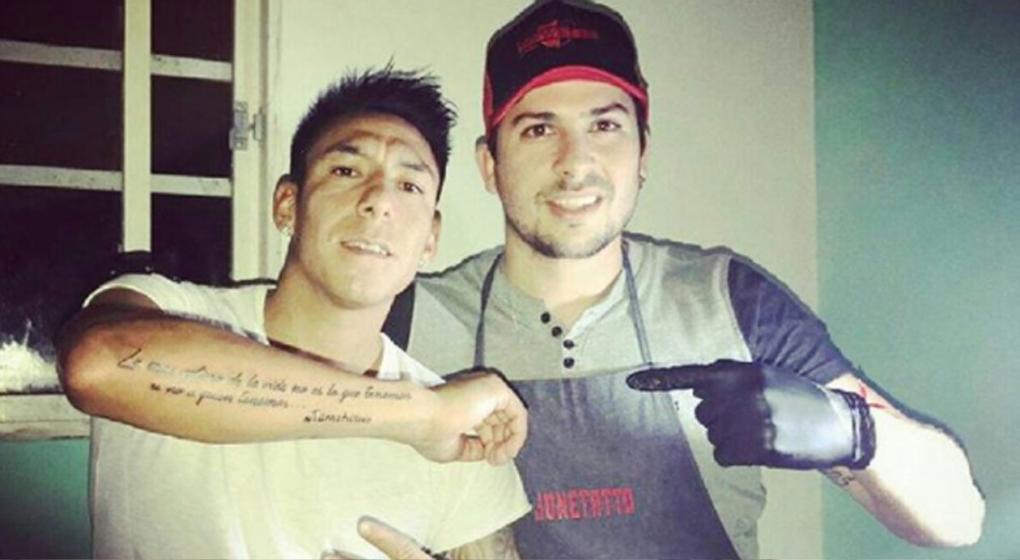 El error gramatical en el tatuaje de Brian Sarmiento