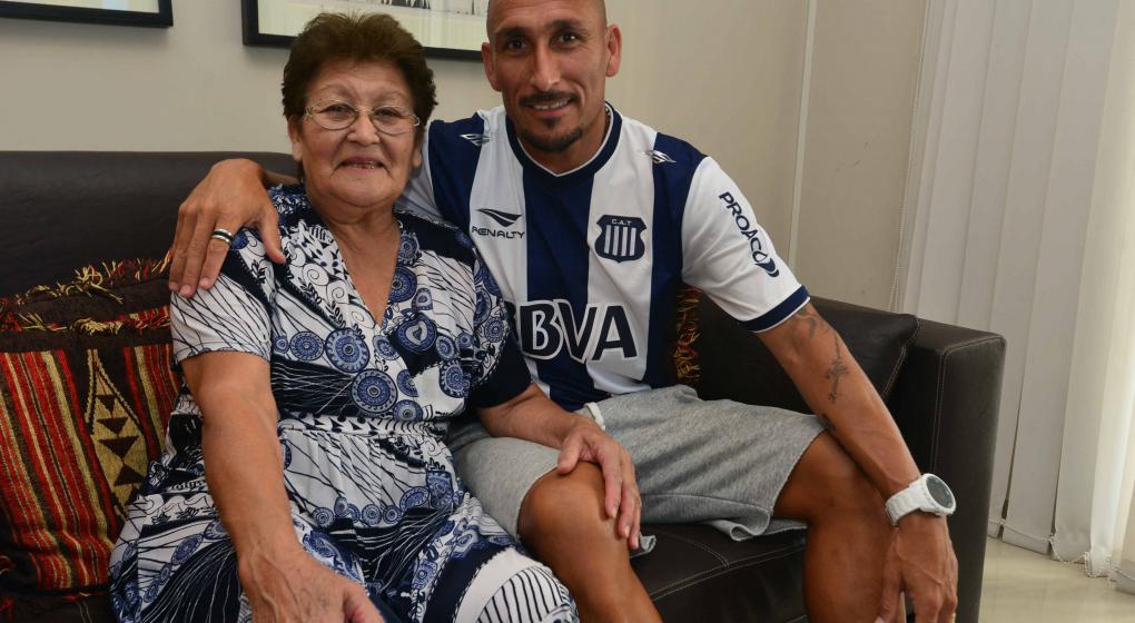 El especial regalo del "Cholo" Guiñazú para su mamá