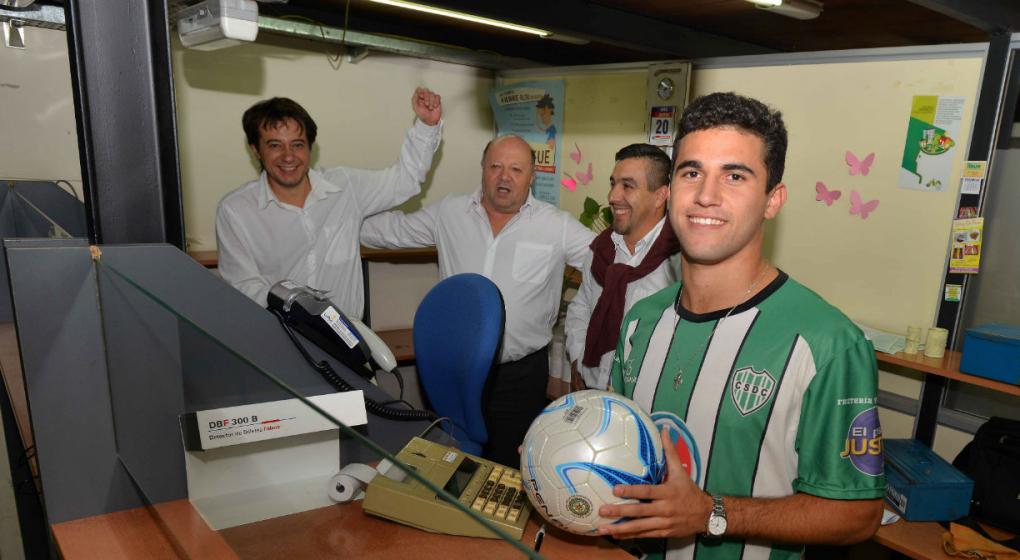 Favio Larrosa, el jugador municipal en Deportivo Colón de Colonia ... - La Voz del Interior