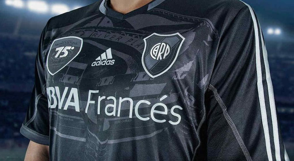 Ahora River se pone la negra: Adidas lanzó una camiseta ...