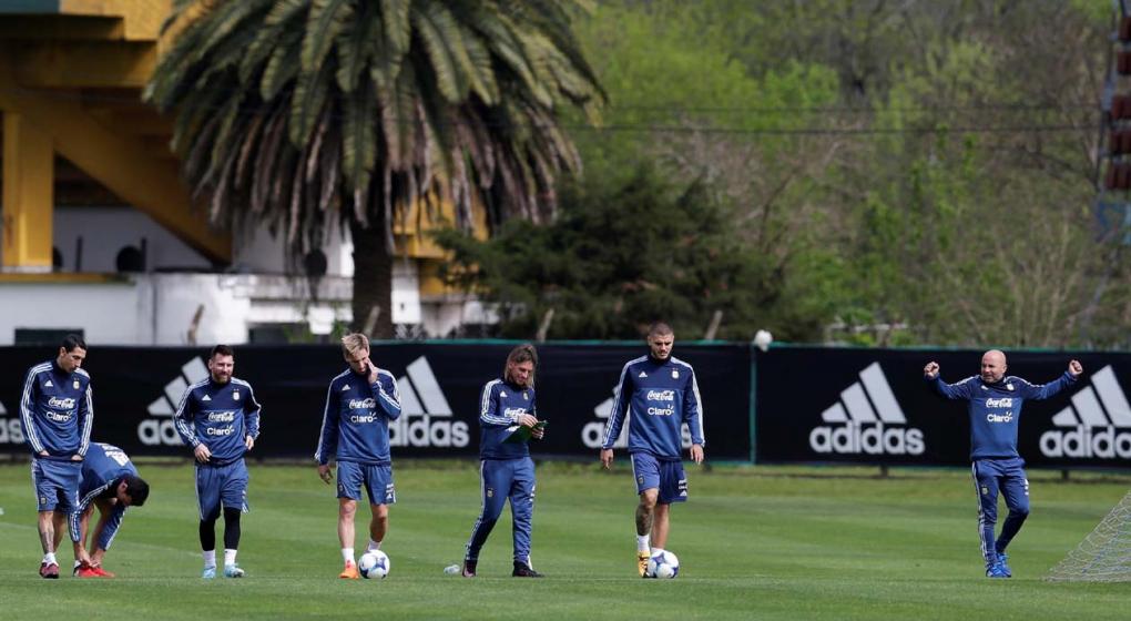 5 equipos con 3 esquemas diferentes — Sampaoli prueba 5 equipos con 3 esquemas diferentes — Sampaoli prueba