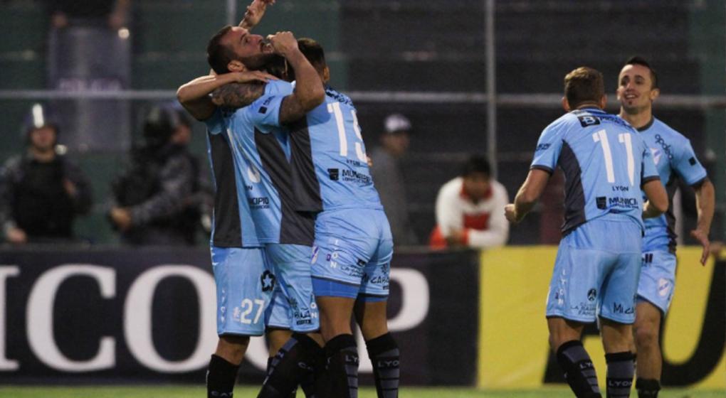 Defensa complicó a Temperley en la pelea por la permanencia