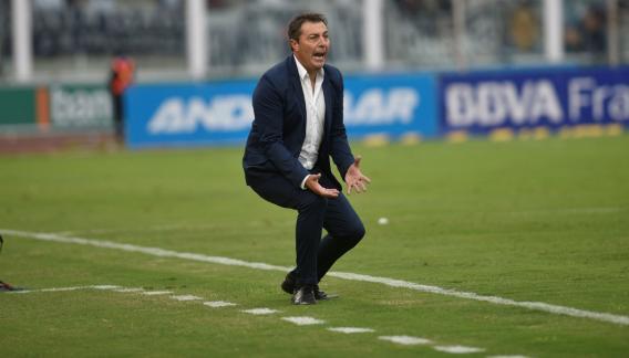 Independiente sufrió, pero logró un triunfo superlativo ante Talleres