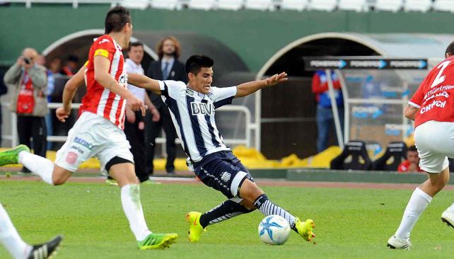 Araujo, otra vez titular. (Foto: Ramiro Pereyra)