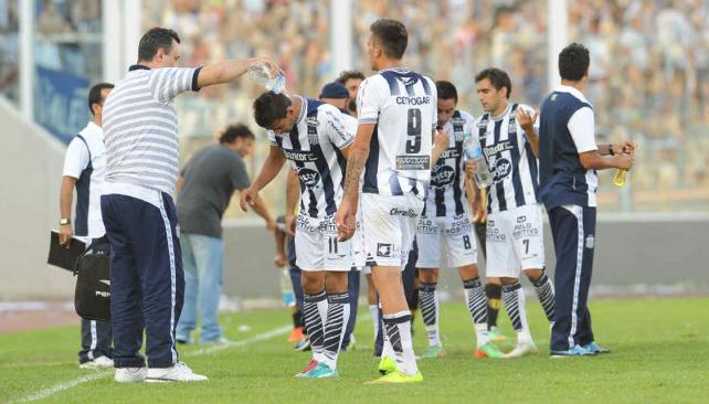 El esfuerzo de los jugadores de Talleres se sintió después del partido ante Libertad (Foto:  Ramiro Pereyra).